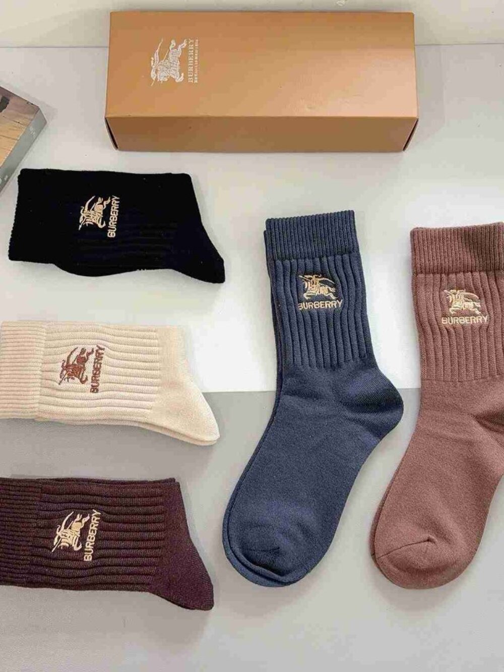 Burberry Ribbed Mid-Calf Socks 5 Pairs Gift Box Horseferry Embroidered Logo Sock - Picture 5 of 7